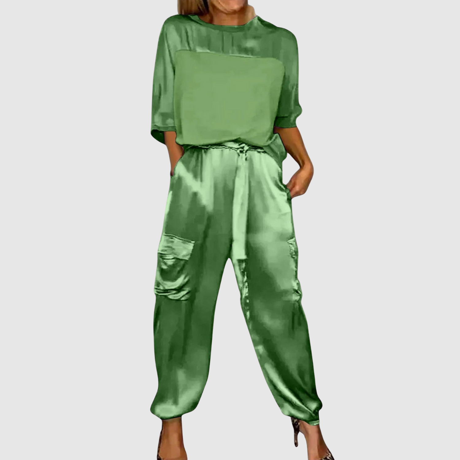 Natálie – Saténový komplet s elegantním leskem