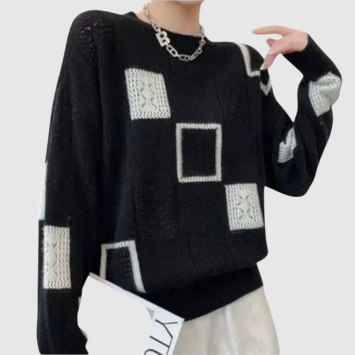 Nora – Svetr s grafickými kontrasty