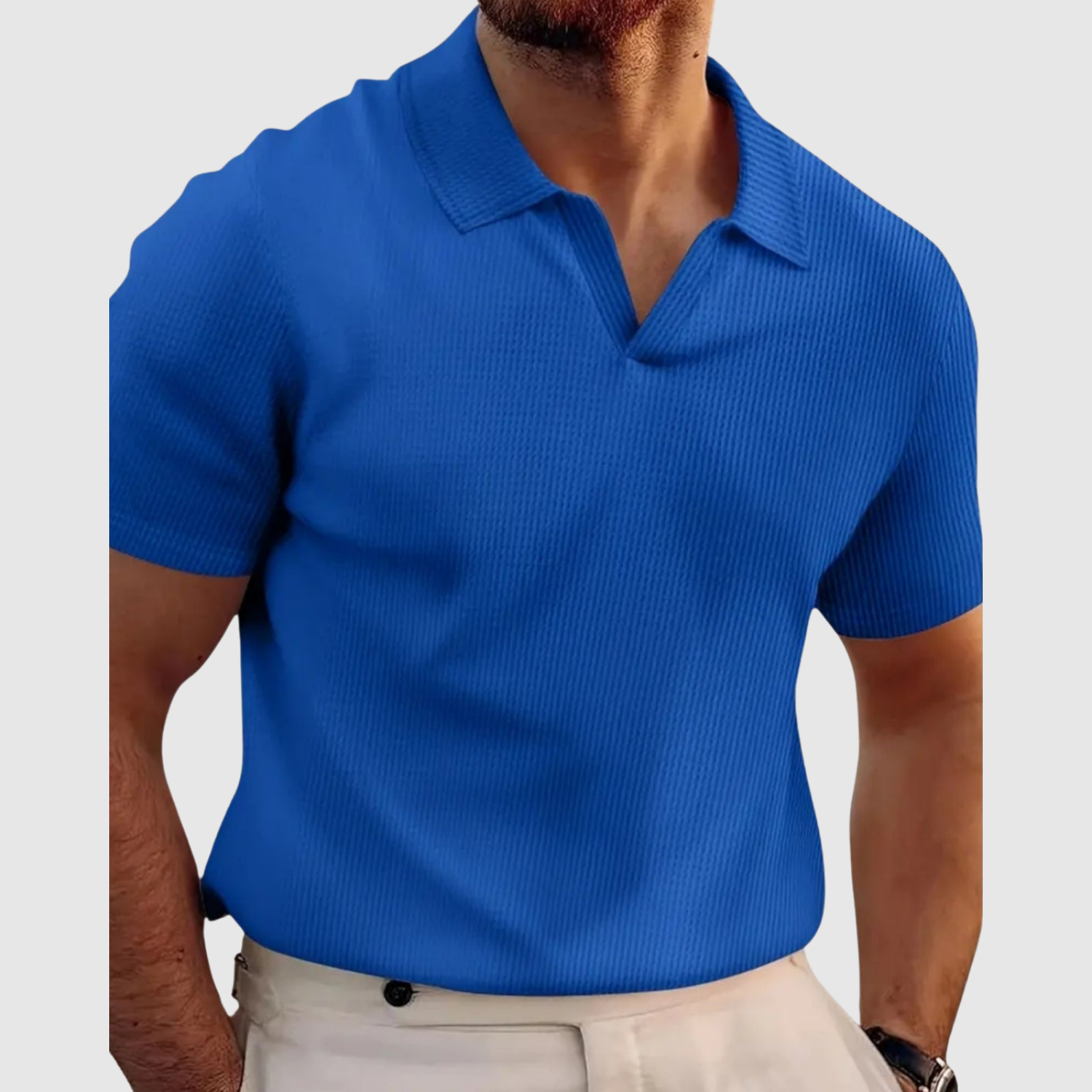 Adrian – Stylový rybí polo s moderním V-čkovým výstřihem