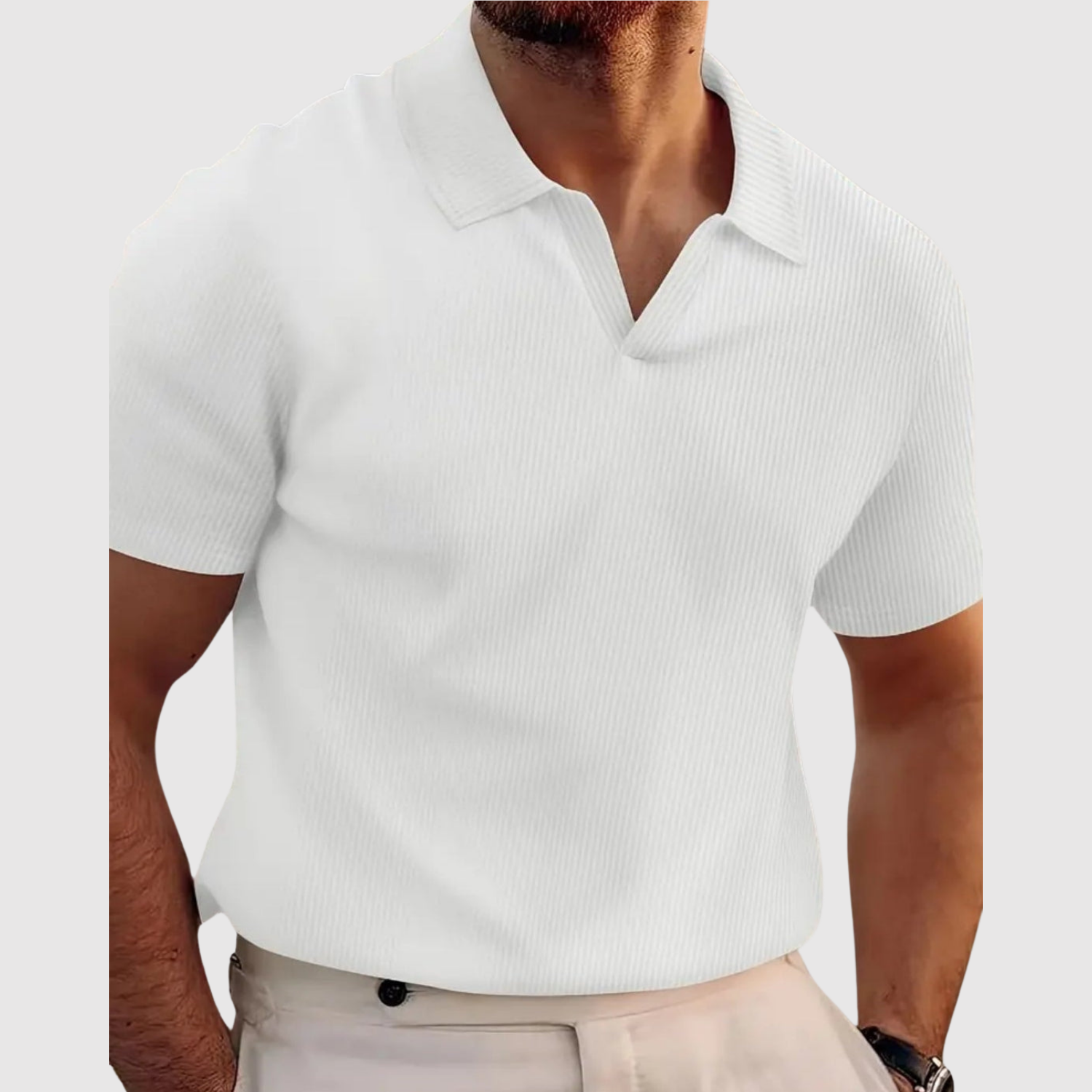 Adrian – Stylový rybí polo s moderním V-čkovým výstřihem