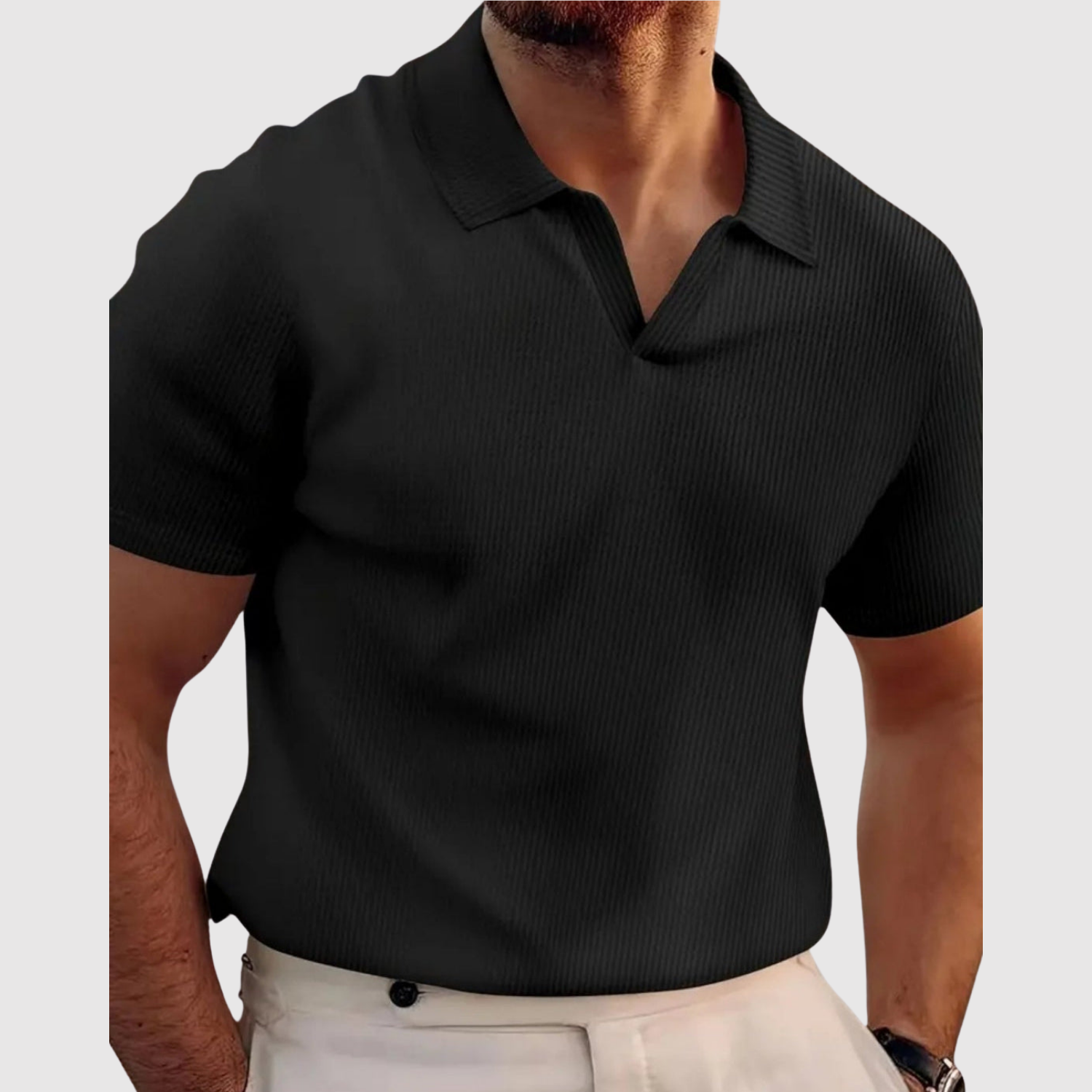 Adrian – Stylový rybí polo s moderním V-čkovým výstřihem