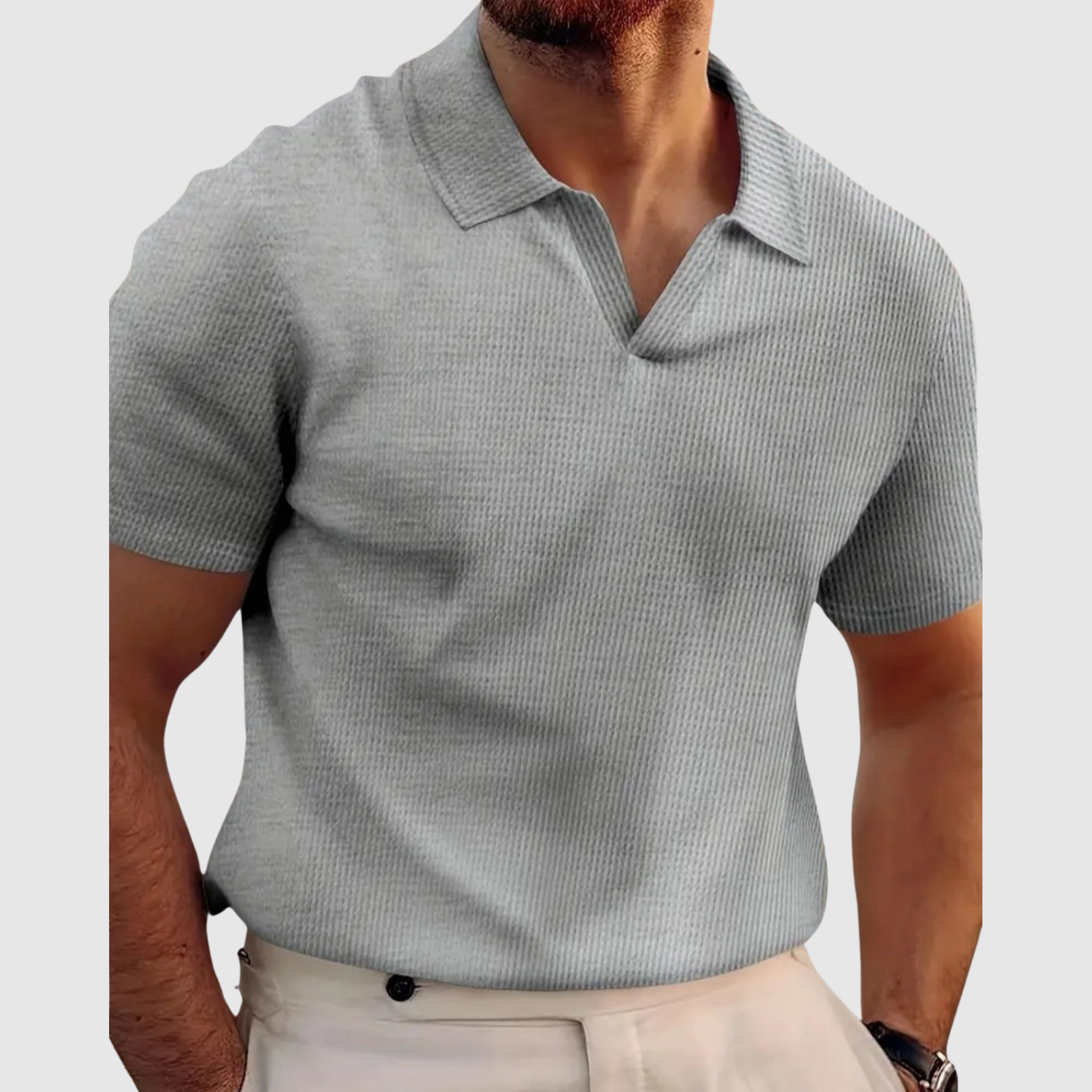 Adrian – Stylový rybí polo s moderním V-čkovým výstřihem