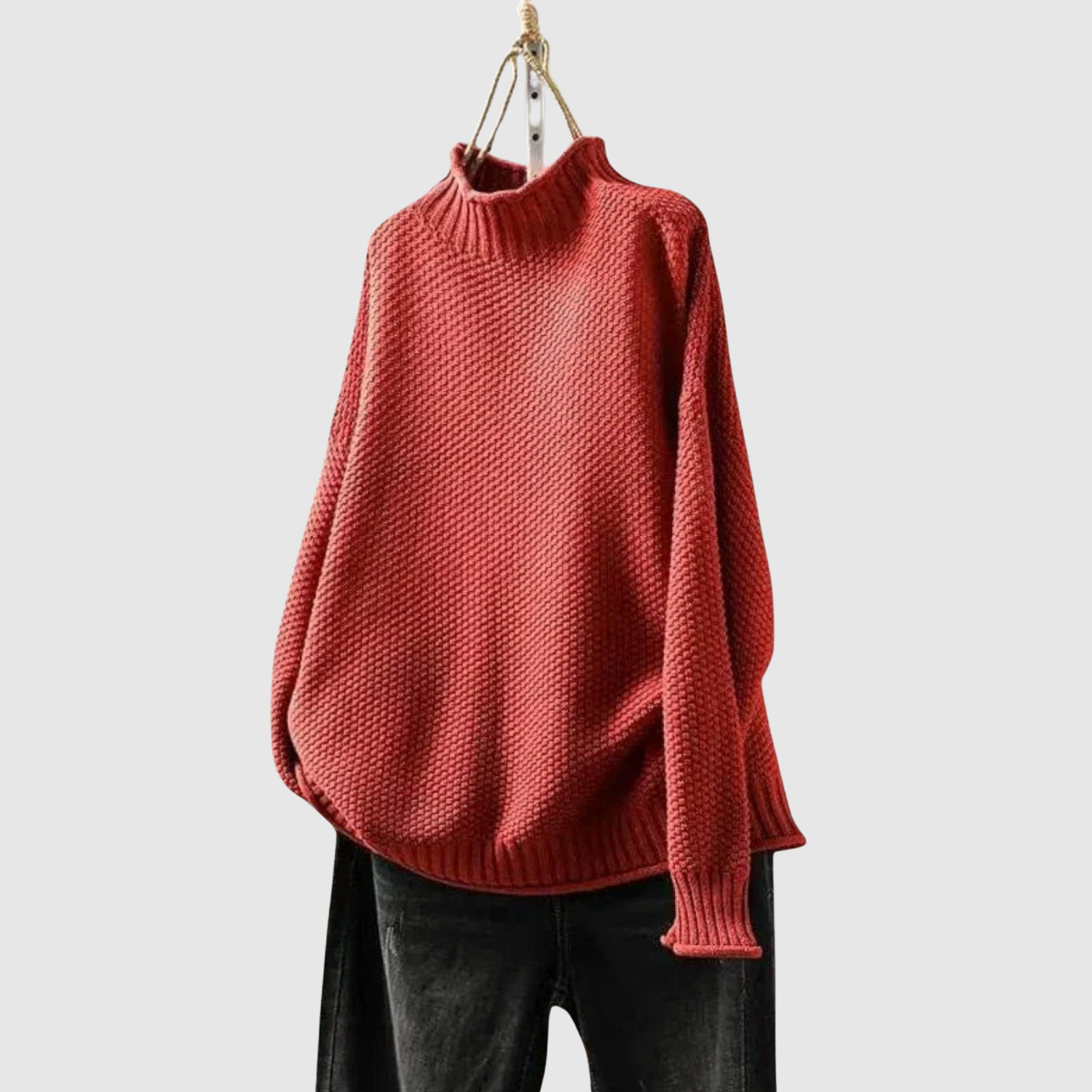 Nora – Strukturální svetr s volným střihem a vysokým límcem