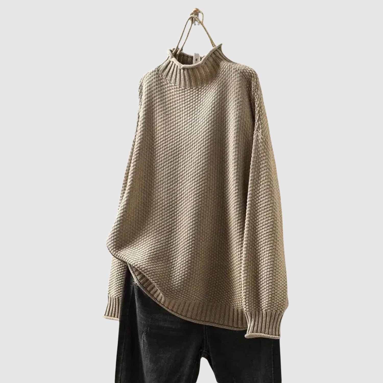 Nora – Strukturální svetr s volným střihem a vysokým límcem