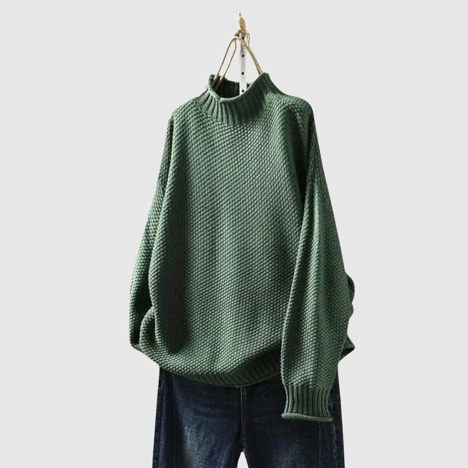 Nora – Strukturální svetr s volným střihem a vysokým límcem