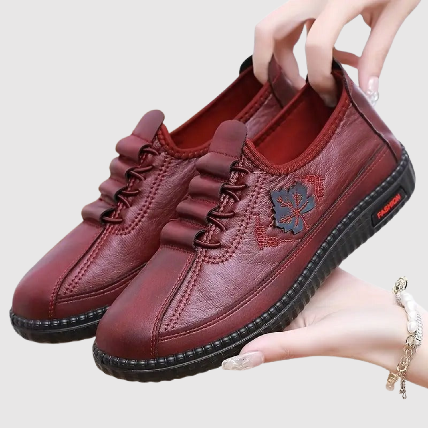 Rita - Pohodlné dámské boty s vyšívanými detaily