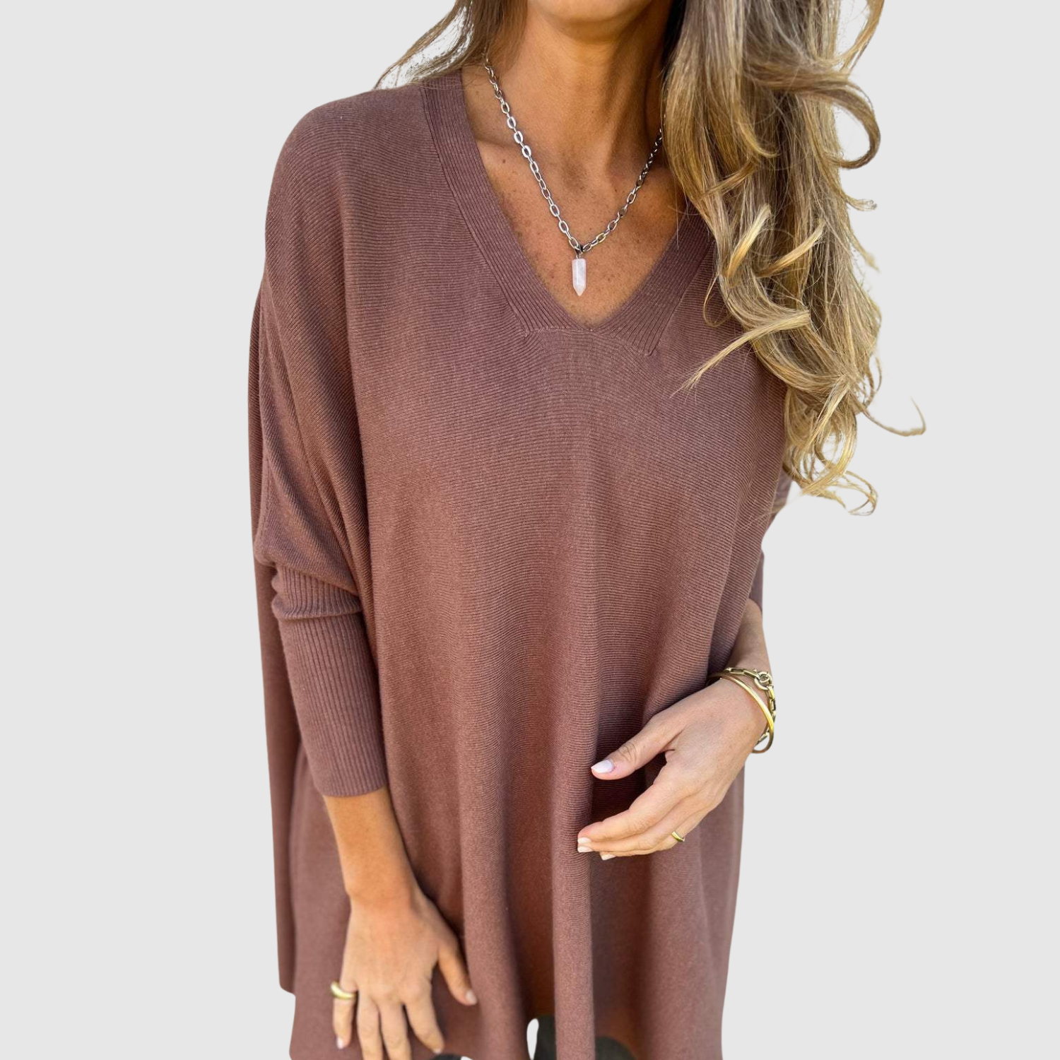 Nora – Elegantní svetr s V-výstřihem