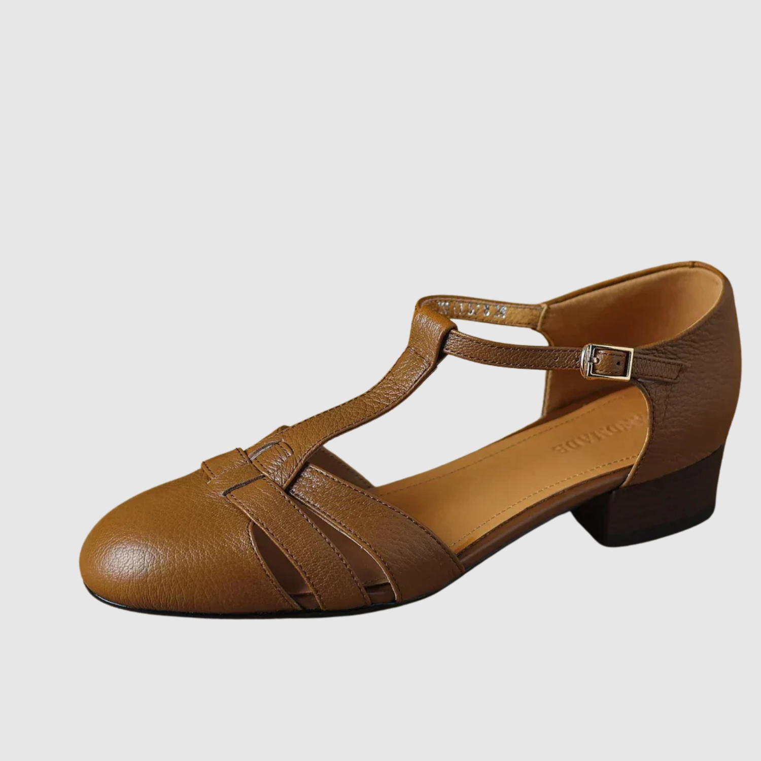 Greta – Boty s T-řemínkem a nízkým podpatkem