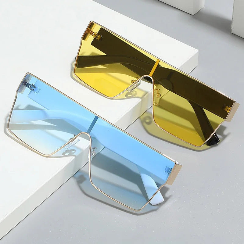 Alex – Sluneční brýle shield s metalickým zakončením